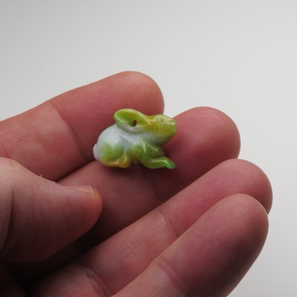 Jade Rabbit Hand Carved Pendent - Picture 3 of 3